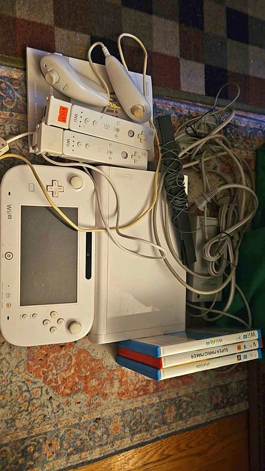 White Wii U Console Bundle $160