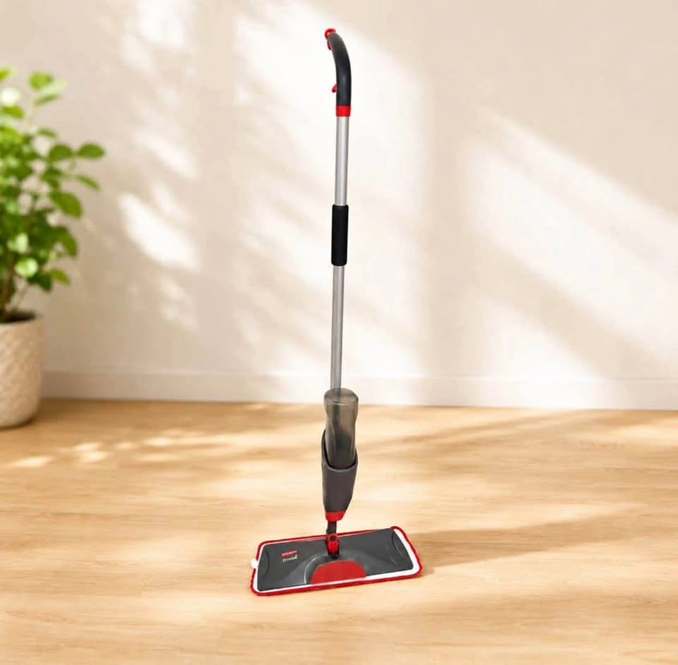 Rubbermaid Reveal Spray Mop – Gently Used