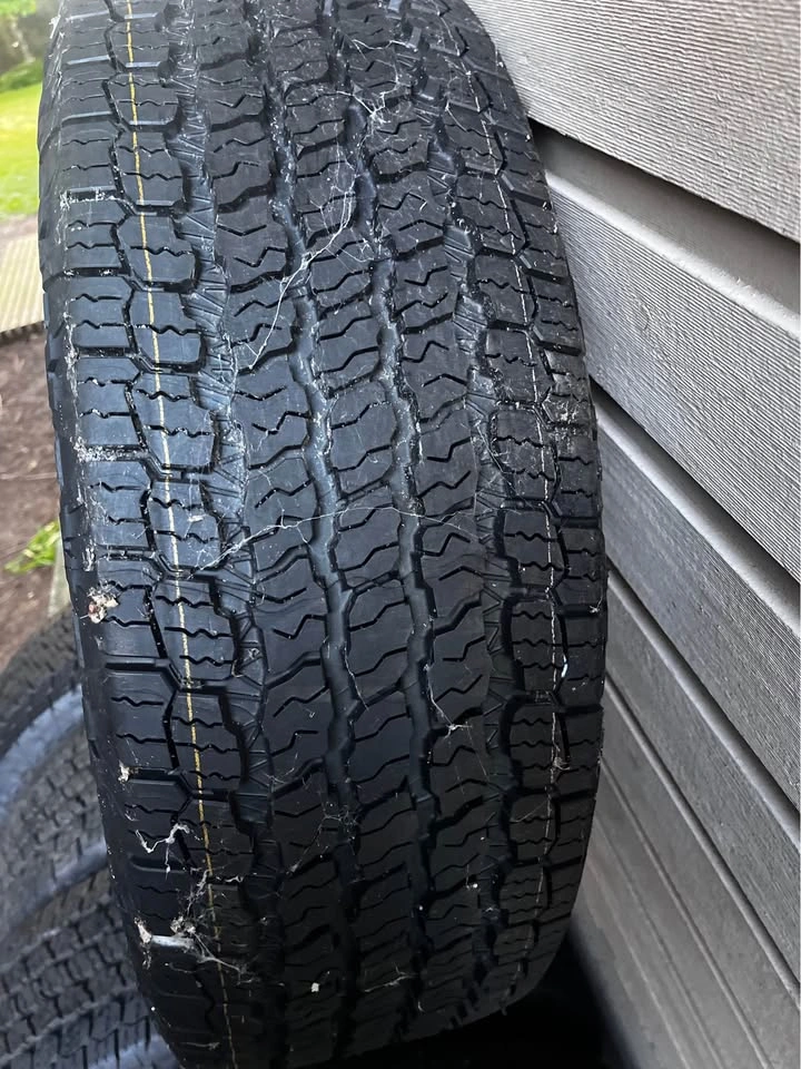 Goodyear Wrangler All Terrain Tires 265/70/R16 - photo 4