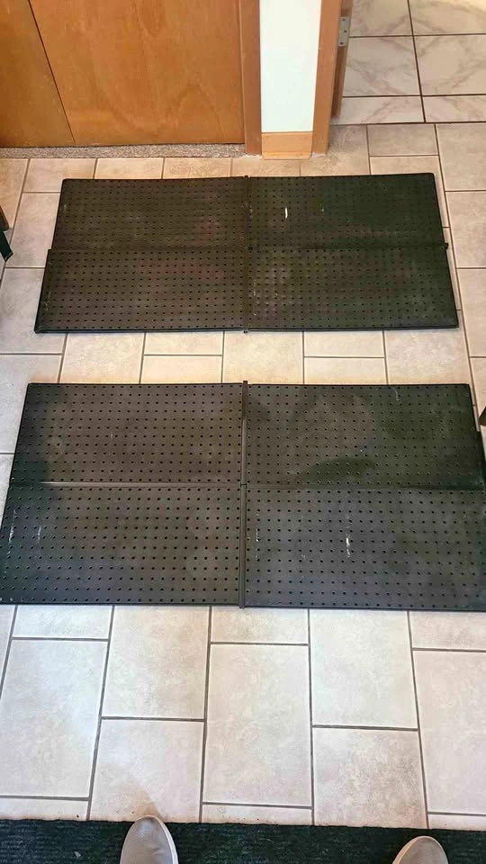 Peg board