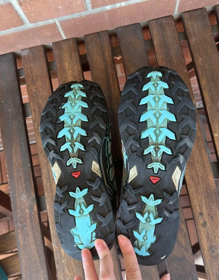 FREE Salomon shoes size 9 - photo 2