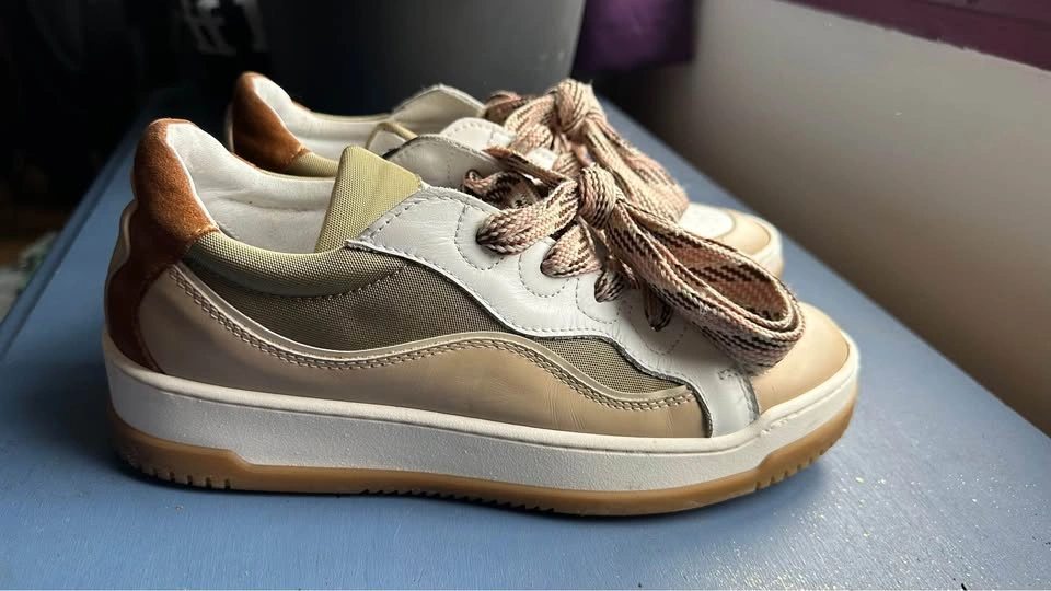 Mimosa Snickers (Browns shoes) size 9 - photo 4