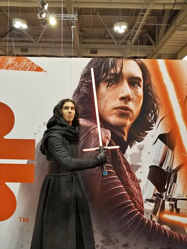 Star Wars Kylo Ren Force FX Lightsaber Black Series
