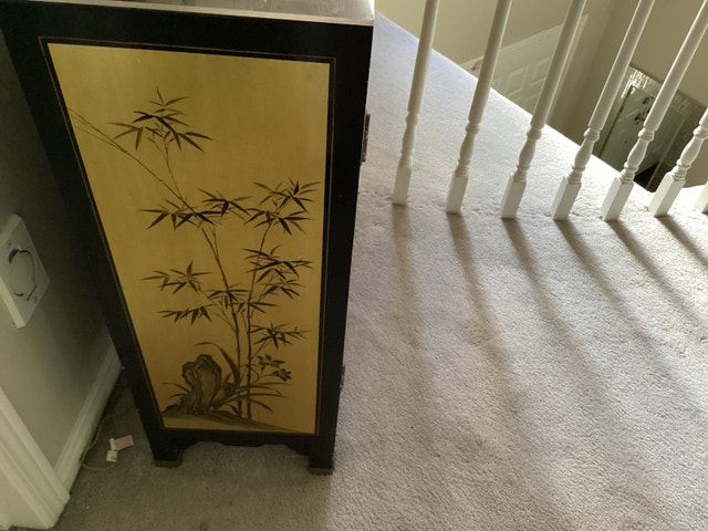 Chinese Vintage Gold Leaf Lacquer Cabinet - photo 2