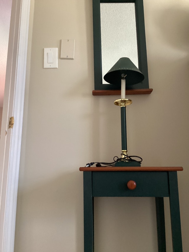 Country Style Accent Table and Mirror Set - photo 3