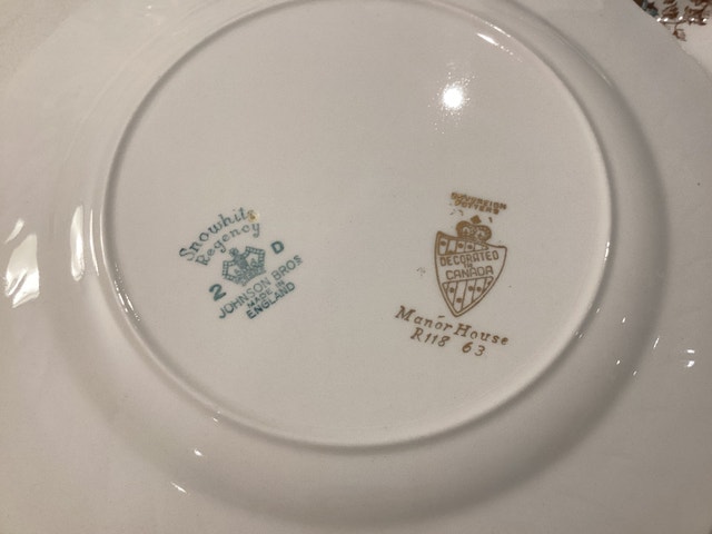 Lovely dinnerware set - photo 2