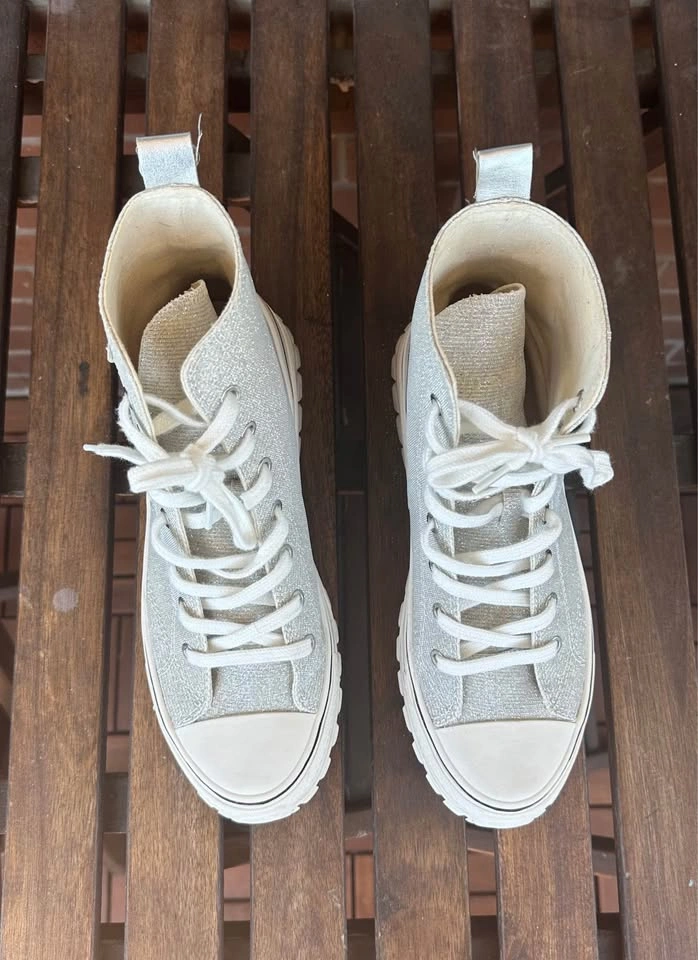 Wishbone Shiny Sneakers BNIB Size 10 - photo 2