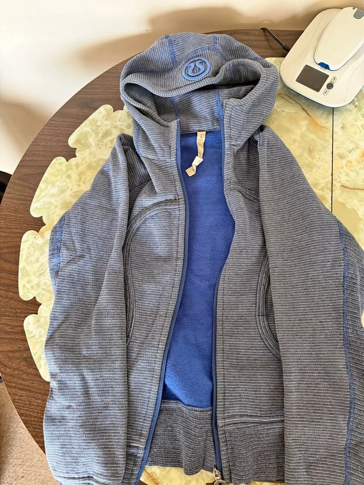 Lulu lemon activewear
