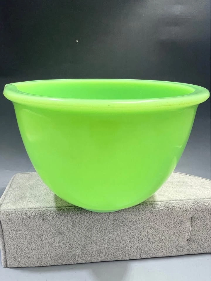 Vintage Uranium Jadite green mixing bowl - photo 2