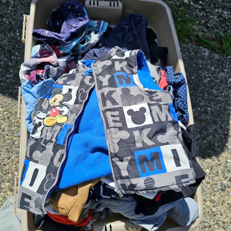 Large boys Size 4T Clothes Lot - photo 2