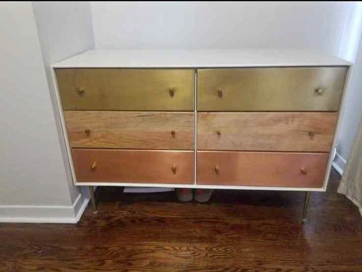 Wood dresser with acacia wood drawers. Great conditions!