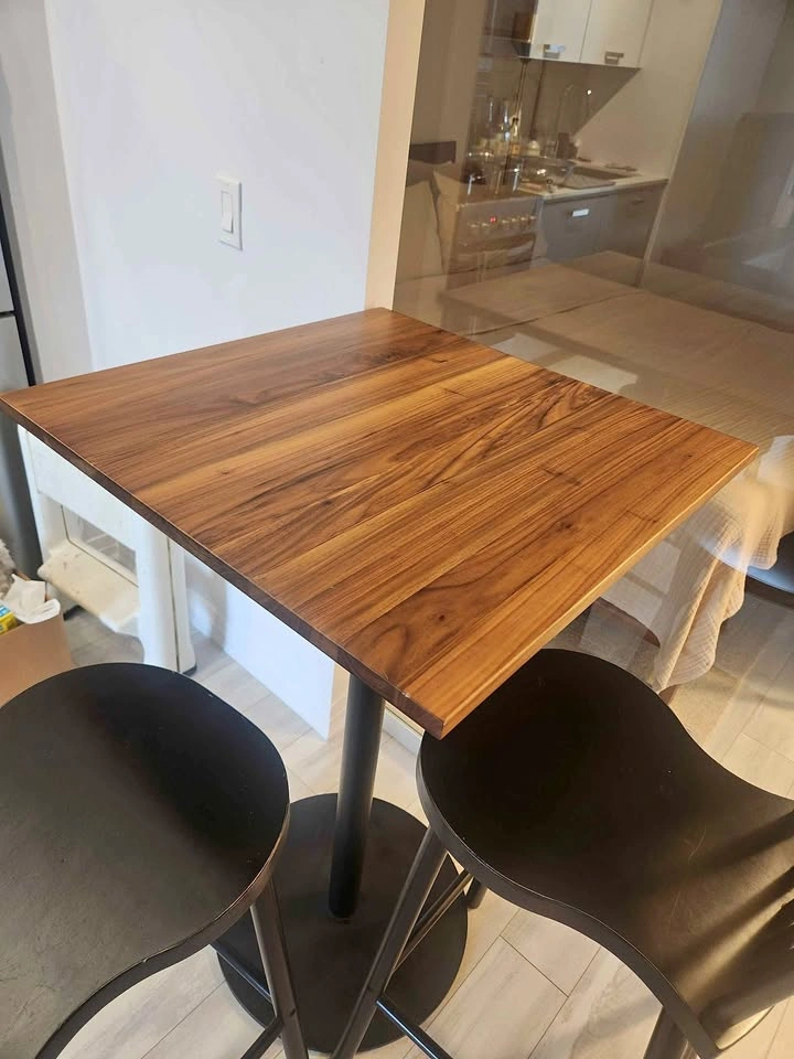 High top table & 2 chairs