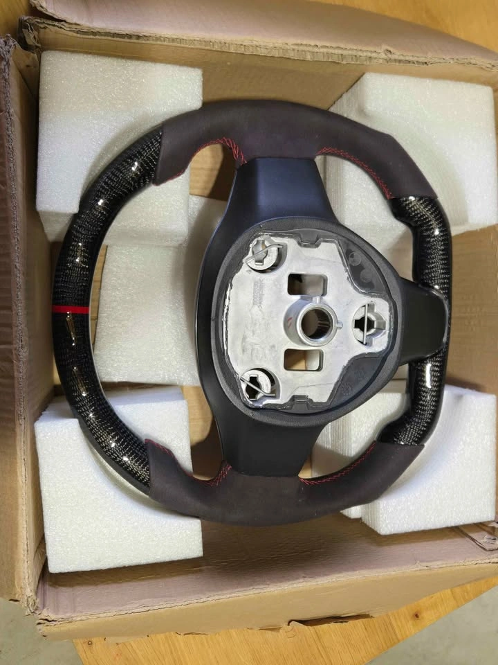 Tesla Carbon Fiber Steering Wheel - photo 4