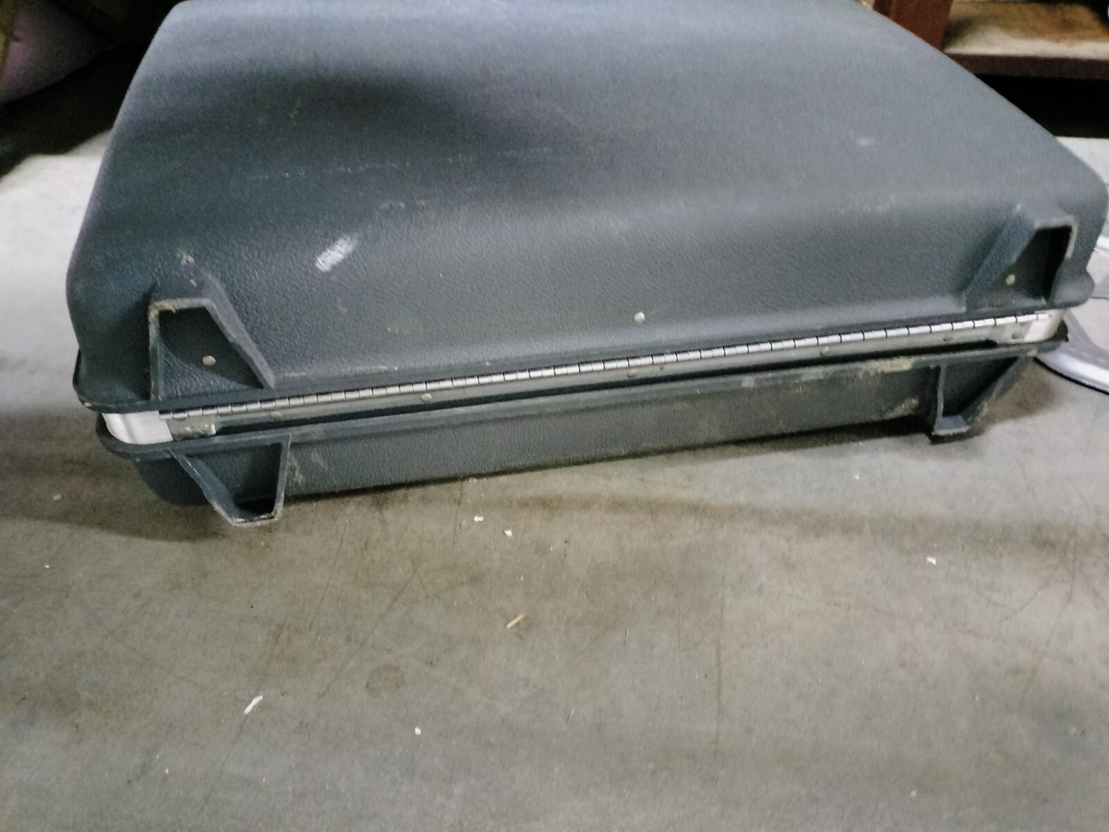 Vintage Samsonite Hard Shell Briefcase Gray 17”x12”x5” No Keys/ - photo 4
