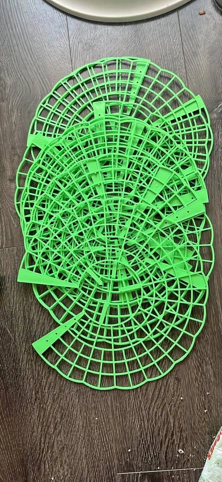 Plastic Strawberry Plant Supports / Fruit Cradles – 9 Pack
