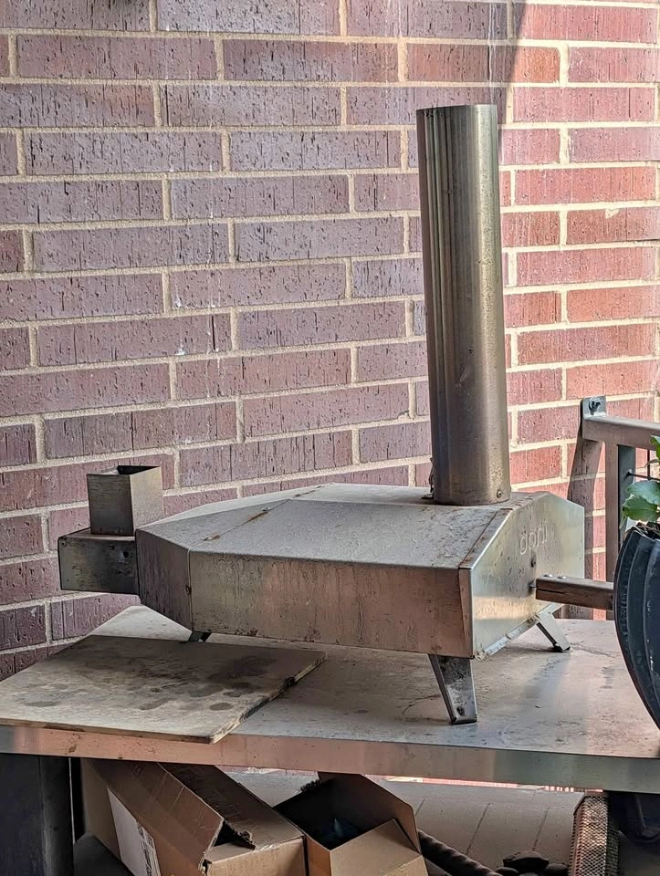 Pellet wood burning ooni 3 pizza oven