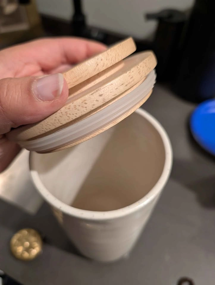Anthropologie Ceramic Beige Canister - photo 4