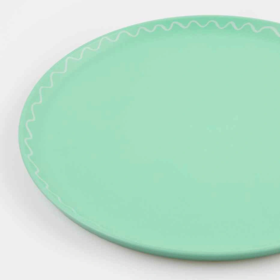 Brand new Meri Meri mixed set large reusable plates - photo 3