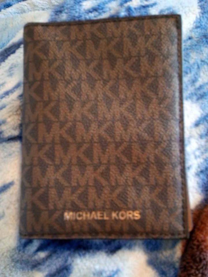 Michael Kors Passport Holder - photo 2