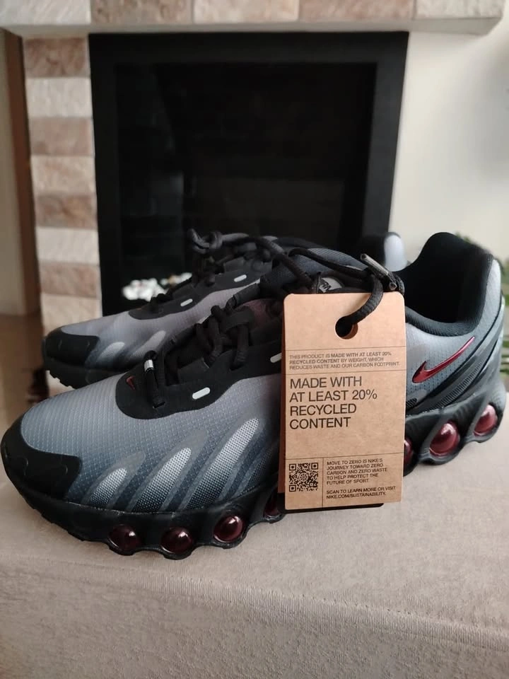 NIKE AIR MAX DN8 Men's Size 7 US - photo 3