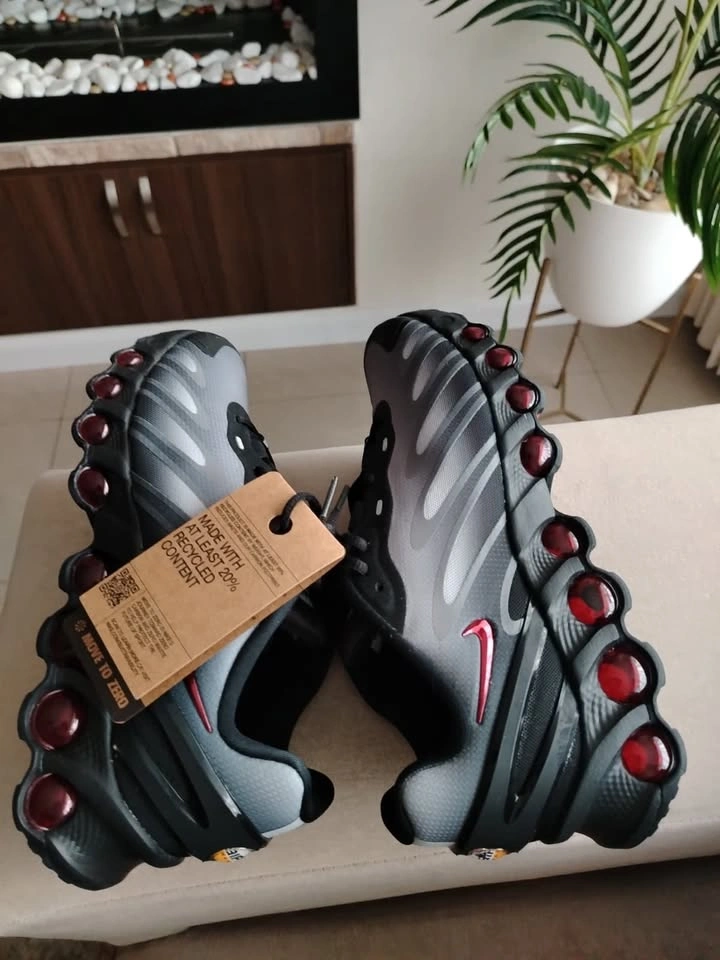 NIKE AIR MAX DN8 Men's Size 7 US - photo 4