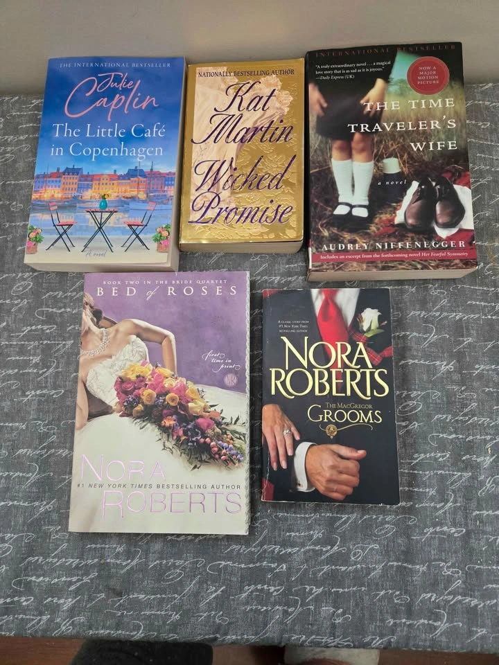 15 Romance & Fiction Books - photo 3