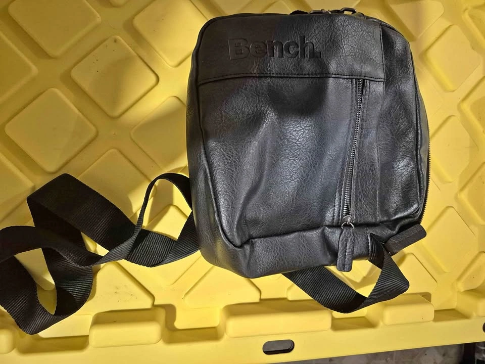 Bench black bag