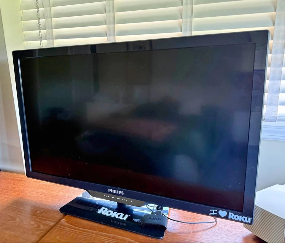 Philips 32" LED TV with Roku
