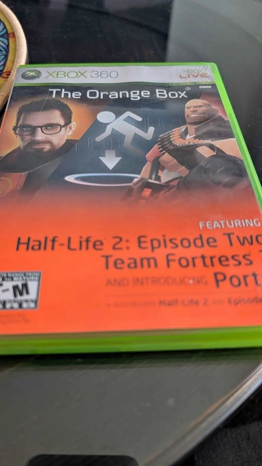 The Orange Box (Xbox 360) - RARE Physical Disc - Plays on Xbox O