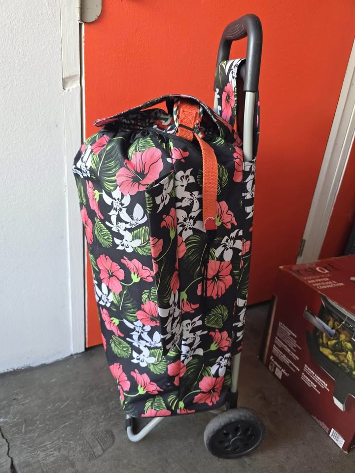 Trolley cart for shopping - photo 2