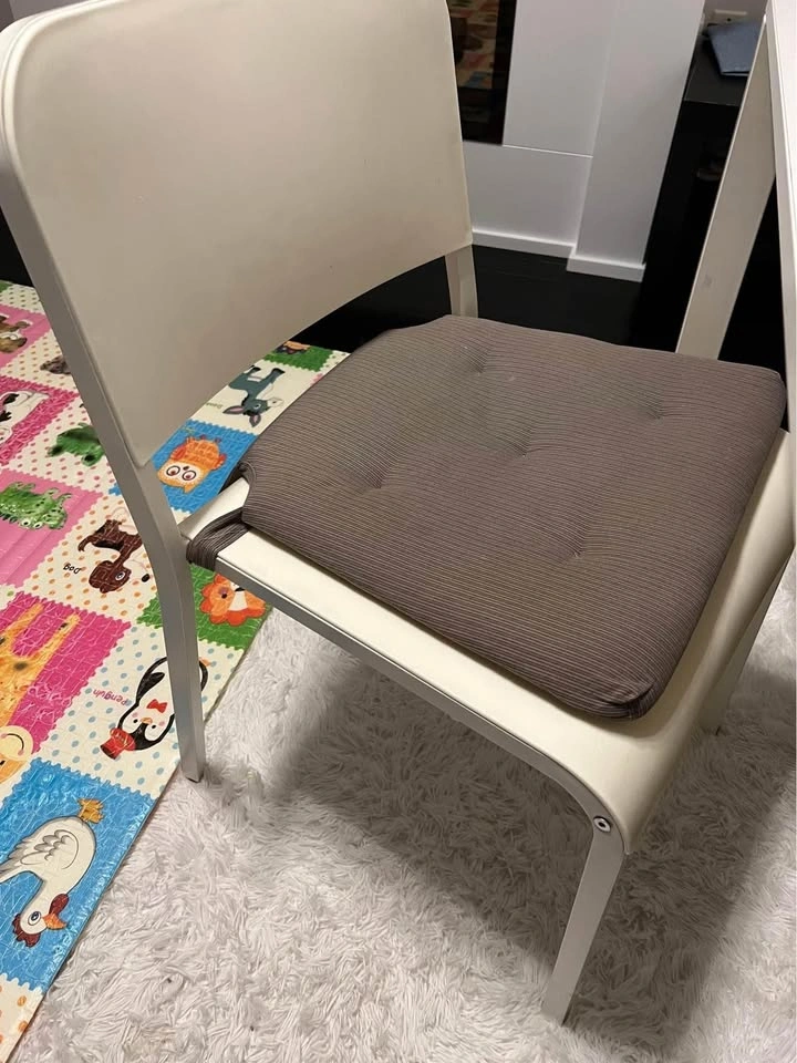 IKEA Melltorp Dining Table w/ 4 chairs & cushions - photo 3