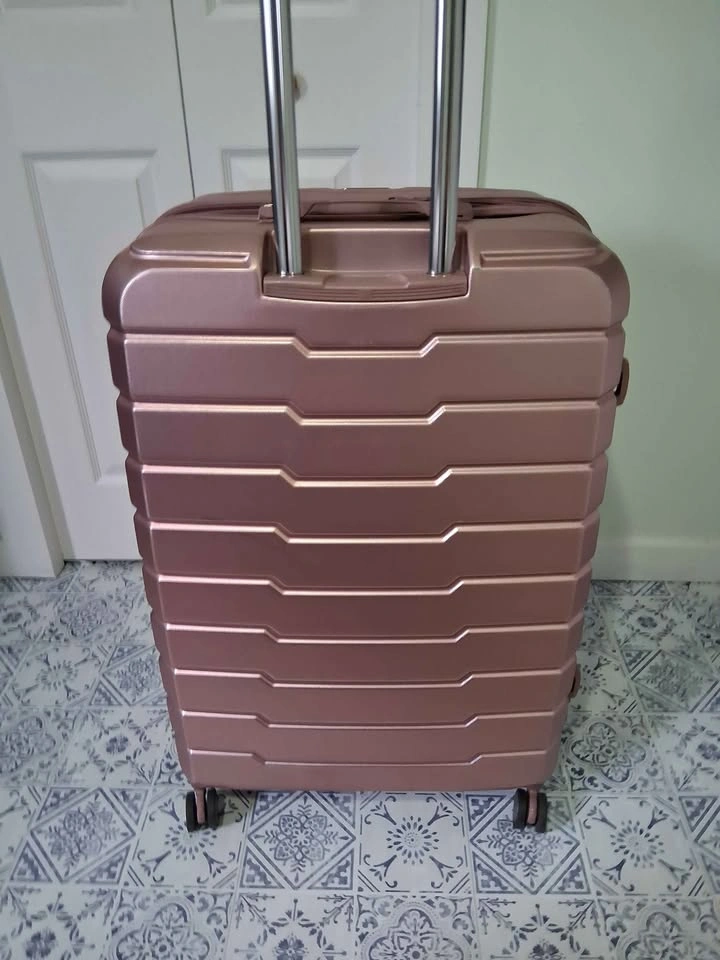 Rose Gold IT Luggage Hard Shell Spinner Suitcase - photo 2