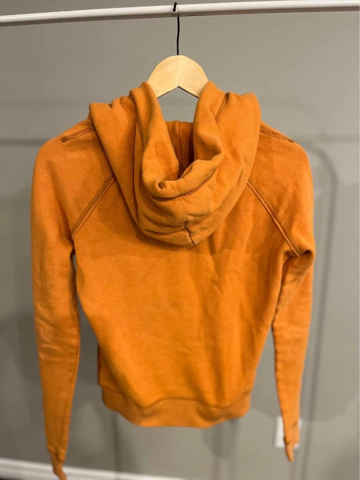 Abercrombie and Fitch - Size Medium - photo 3