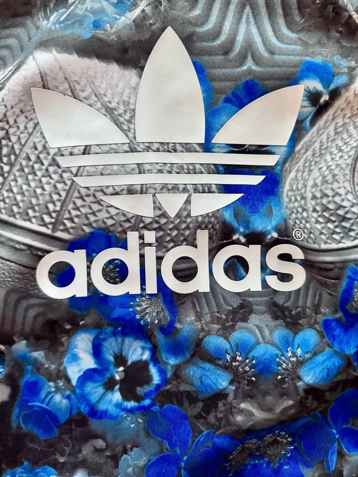 Adidas Hoodie - kids LIKE NEW - photo 2