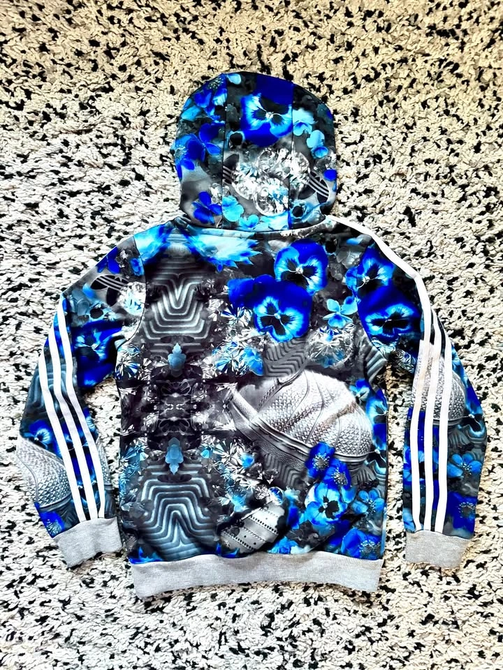 Adidas Hoodie - kids LIKE NEW - photo 3