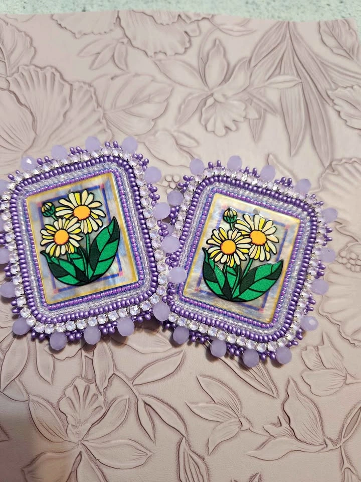 Indigenous made Purple Beaded Daisy Earrings