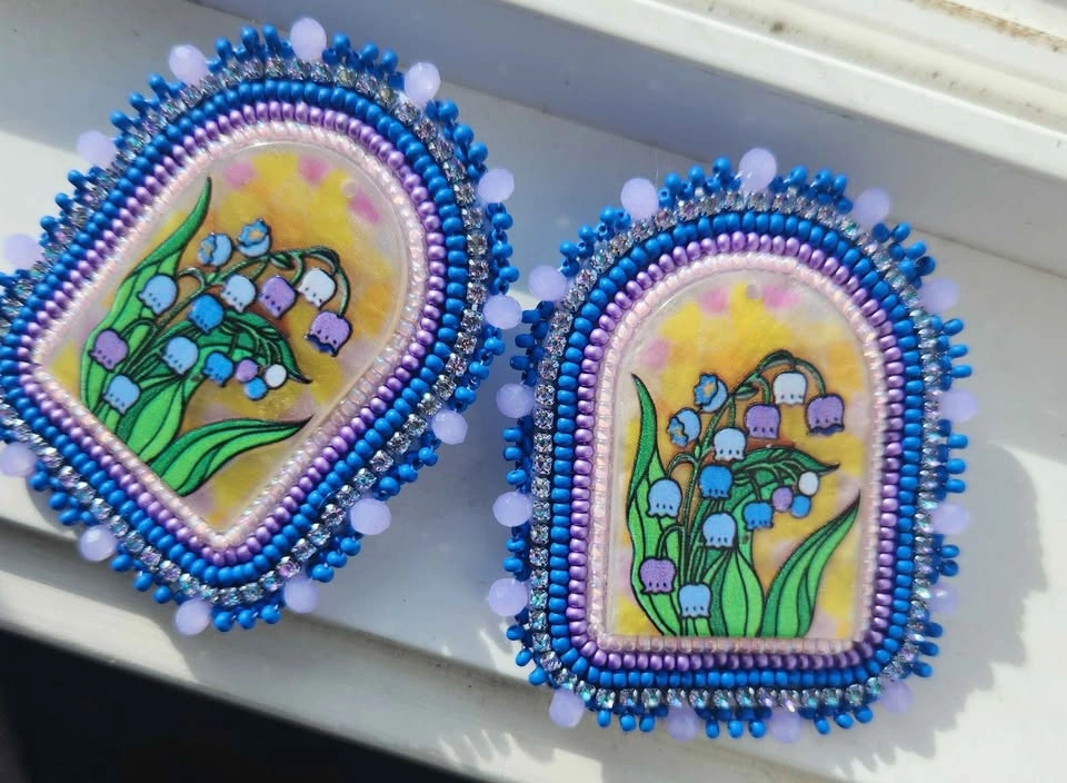 Indigenous beaded blue bell Earrings - photo 2