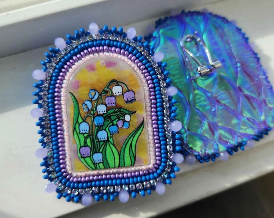 Indigenous beaded blue bell Earrings - photo 3