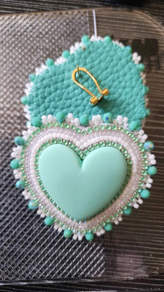 Indigenous made Mint Green Beaded Heart Earrings - photo 2