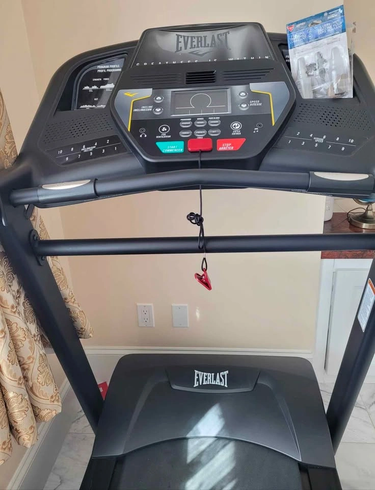 Everlast Folding Treadmill (Almost New) - photo 3