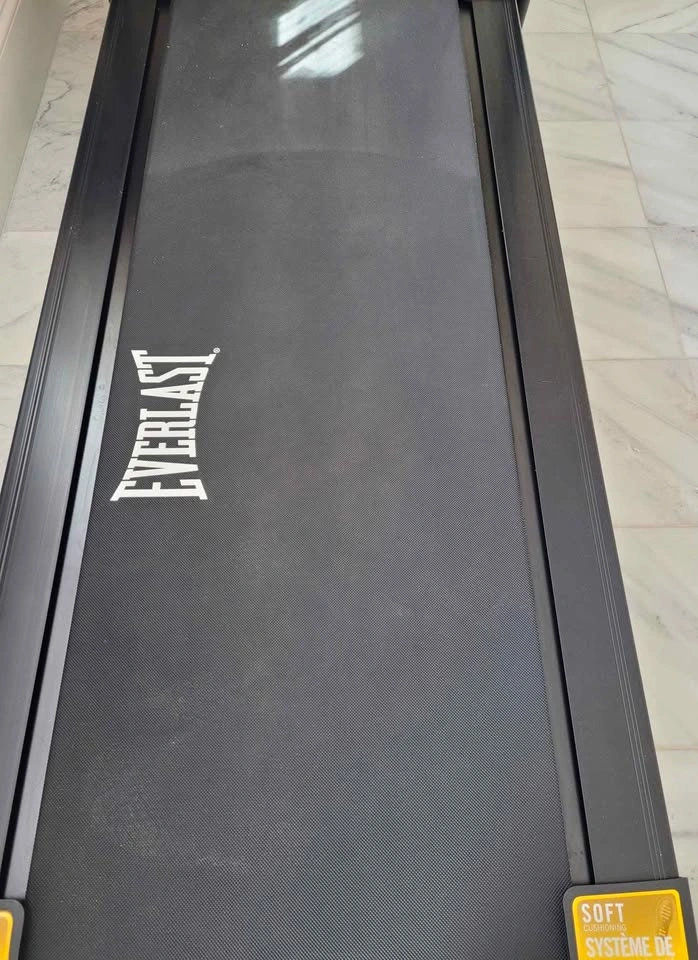 Everlast Folding Treadmill (Almost New) - photo 4