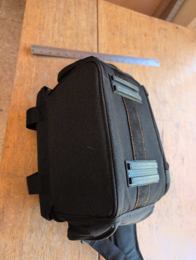AmazonBasics Camera Bag - photo 4