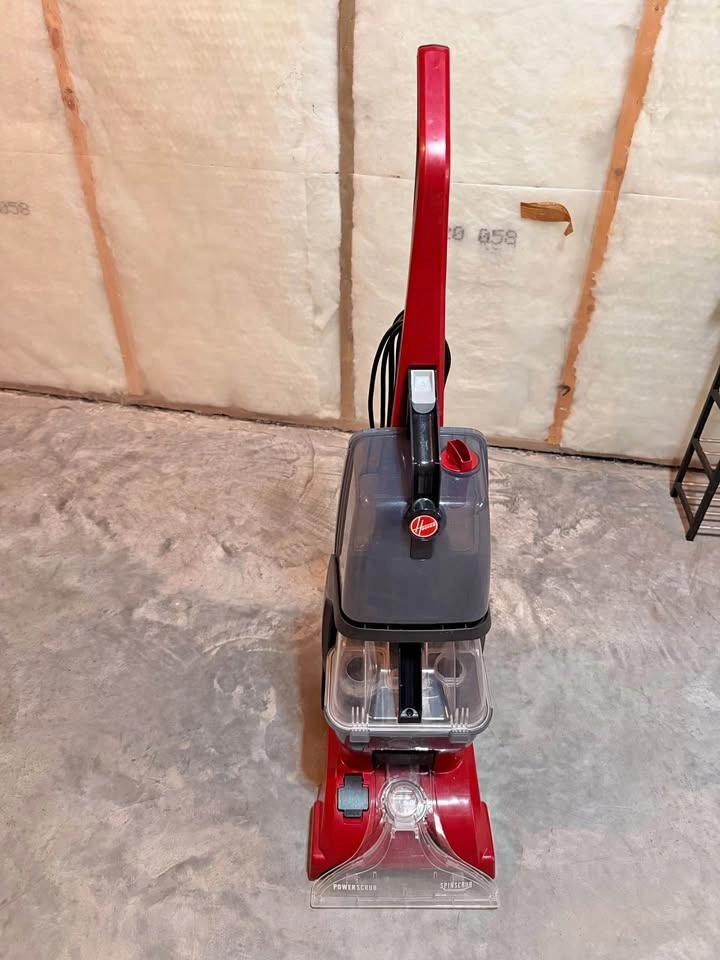 Hoover PowerScrub Carpet Cleaner – Excellent Condition
