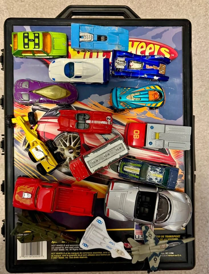 Hot Wheels 48 Car Carrying Case with Toy Car Collection