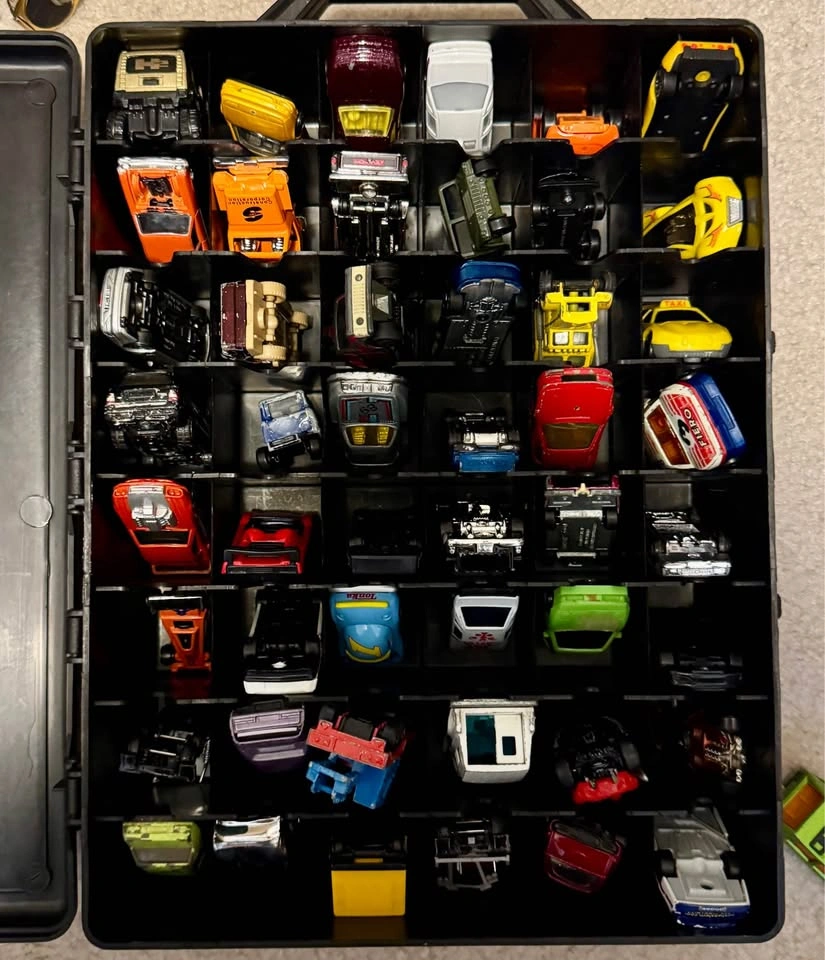 Hot Wheels 48 Car Carrying Case with Toy Car Collection - photo 2