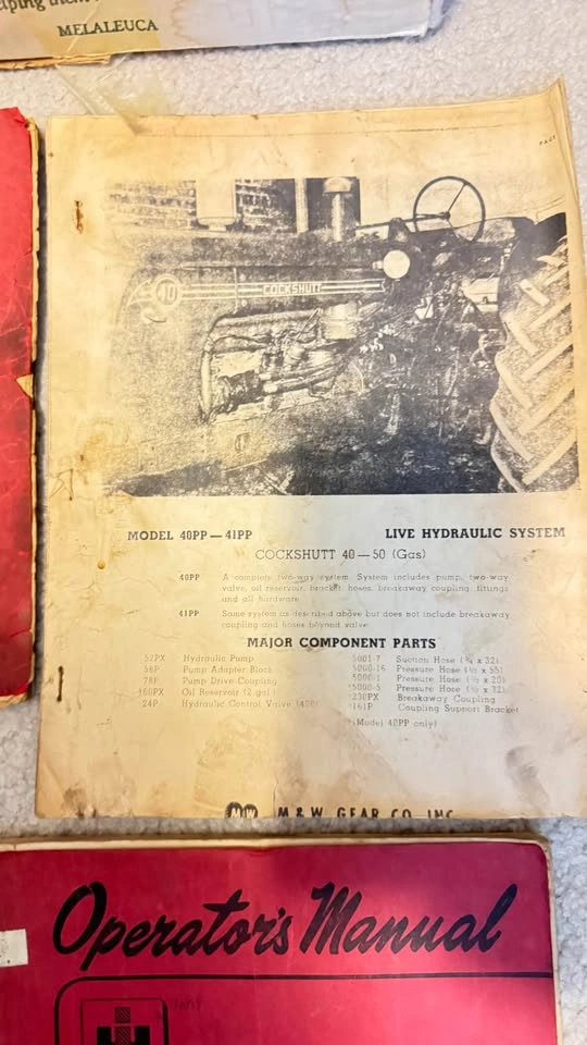 Vintage McCormick Tractor Manuals & Catalogs - photo 5