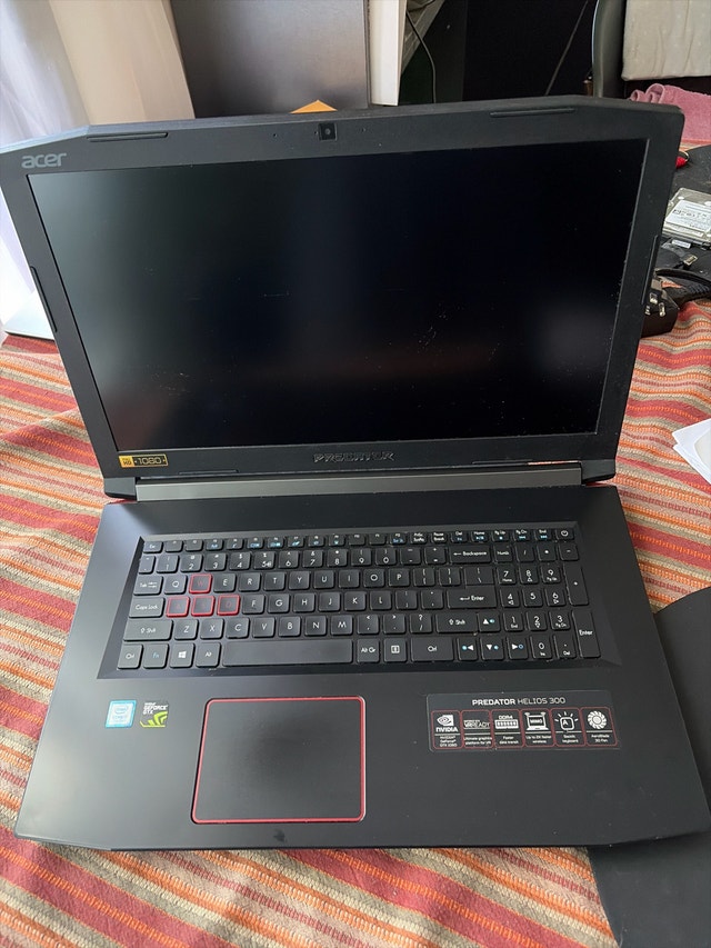 Acer Predator Helios 300 - 17" Gaming Laptop - photo 2