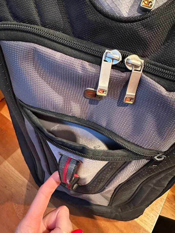 Gino Ferrari Rolling 17" Laptop Backpack / Carry-On Travel Bag - photo 5
