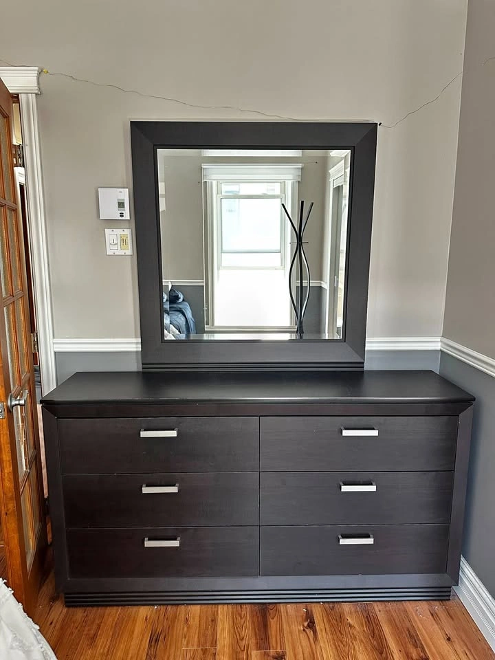 Modern 6-Drawer Dresser with Mirror