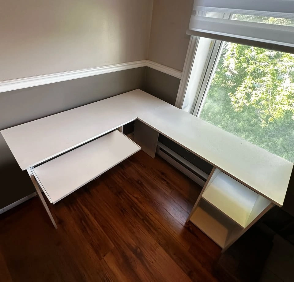 White L-Shaped Desk with Keyboard Tray